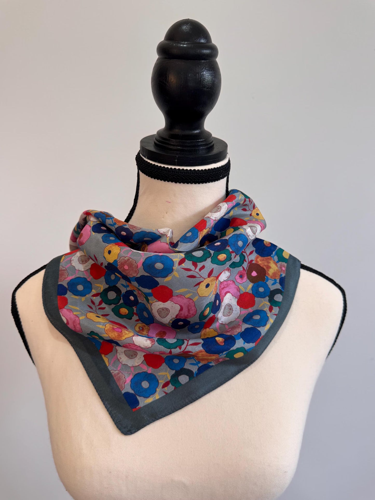 Multicolor Floral Grey Silk Scarf – Lightweight Bandana, Summer Hair Wrap, Abstract Travel Trendy Neckerchief