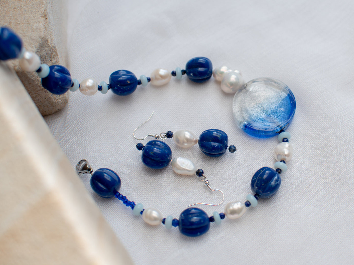 Vintage Navy Blue Lucite Fluted Oval Bead Jewellery