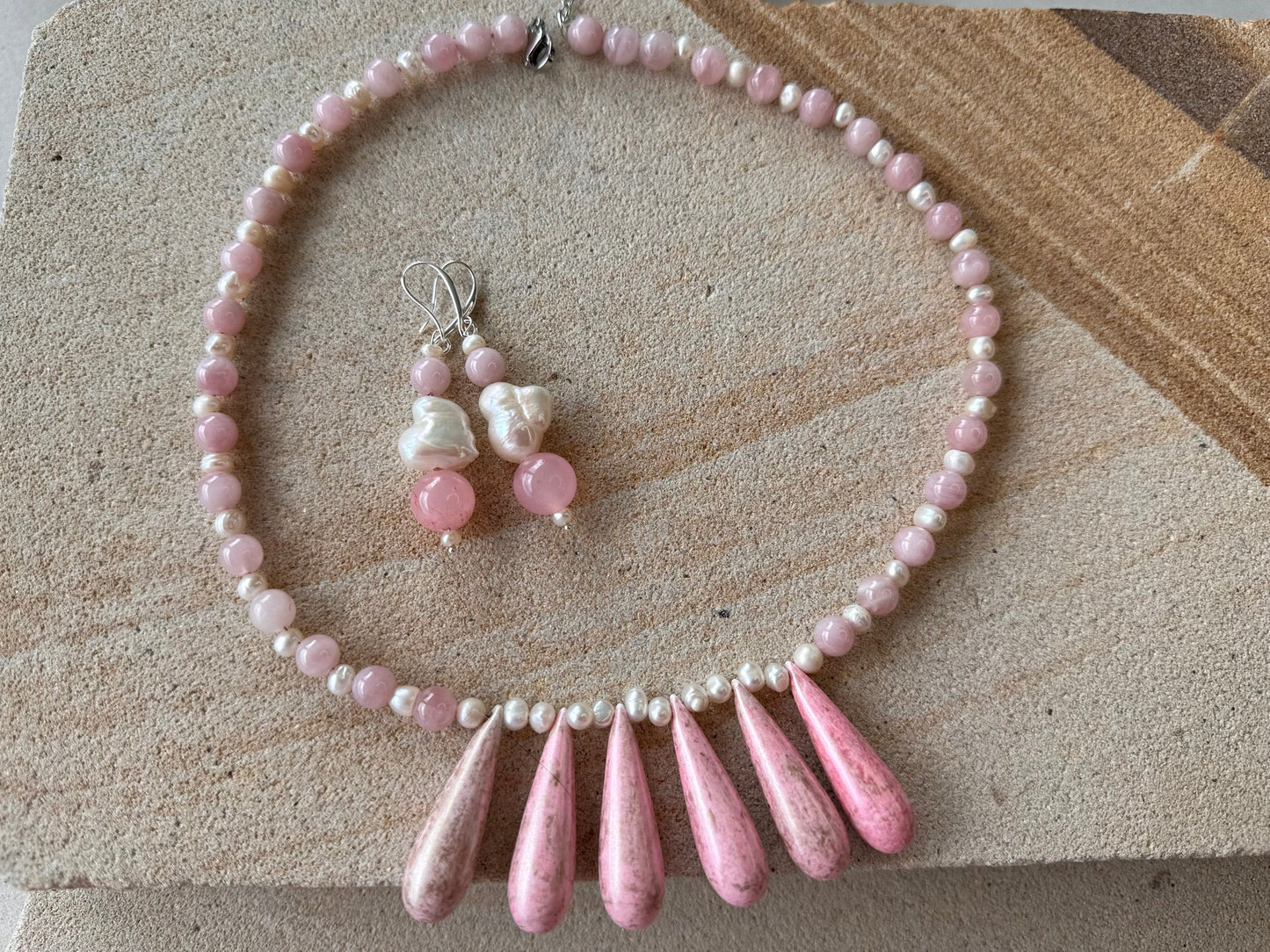 Pink Lucite Teardrop Beaded Jewellery Set