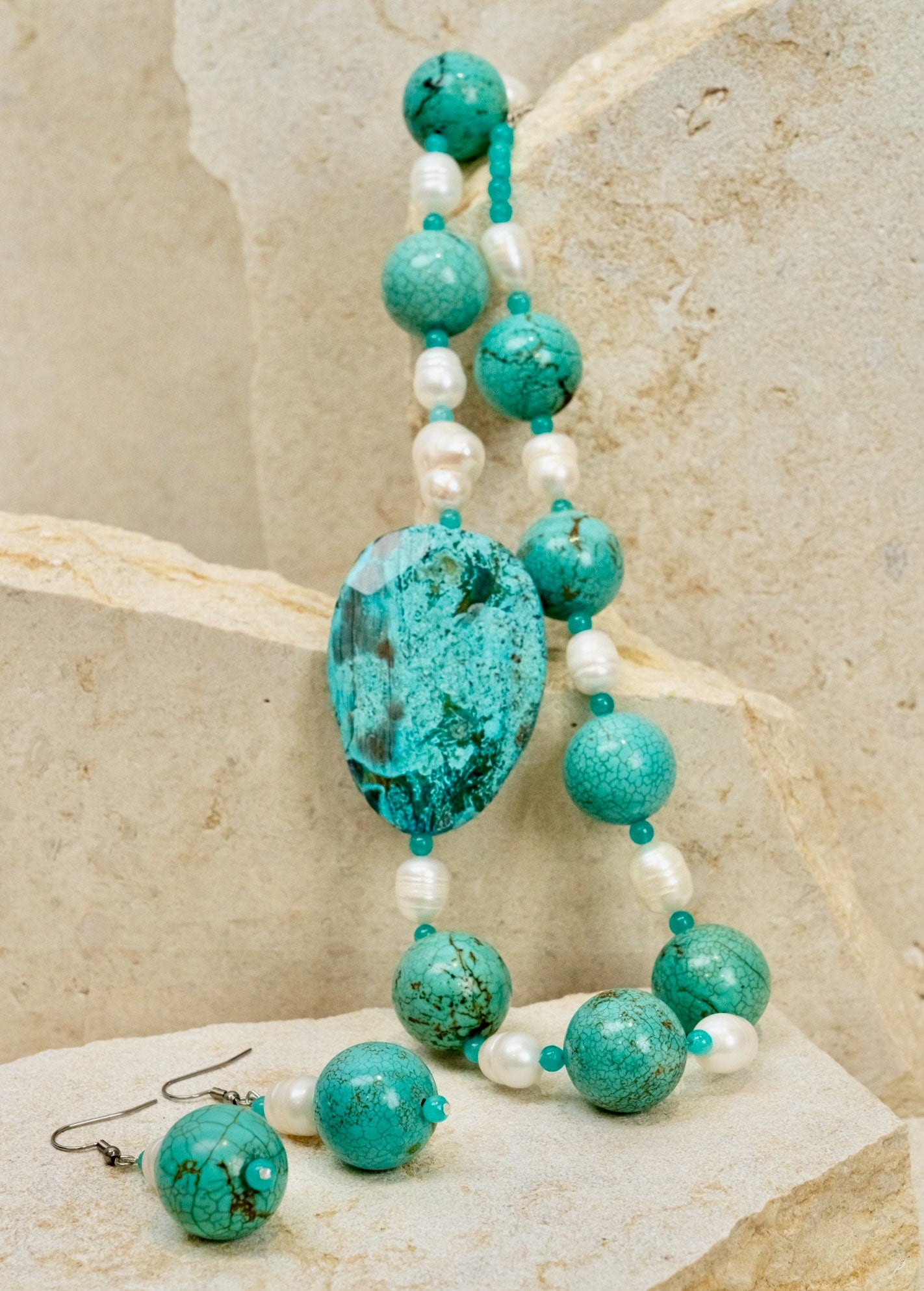 Green Turquoise Howlite with Pearls Jewellery Set