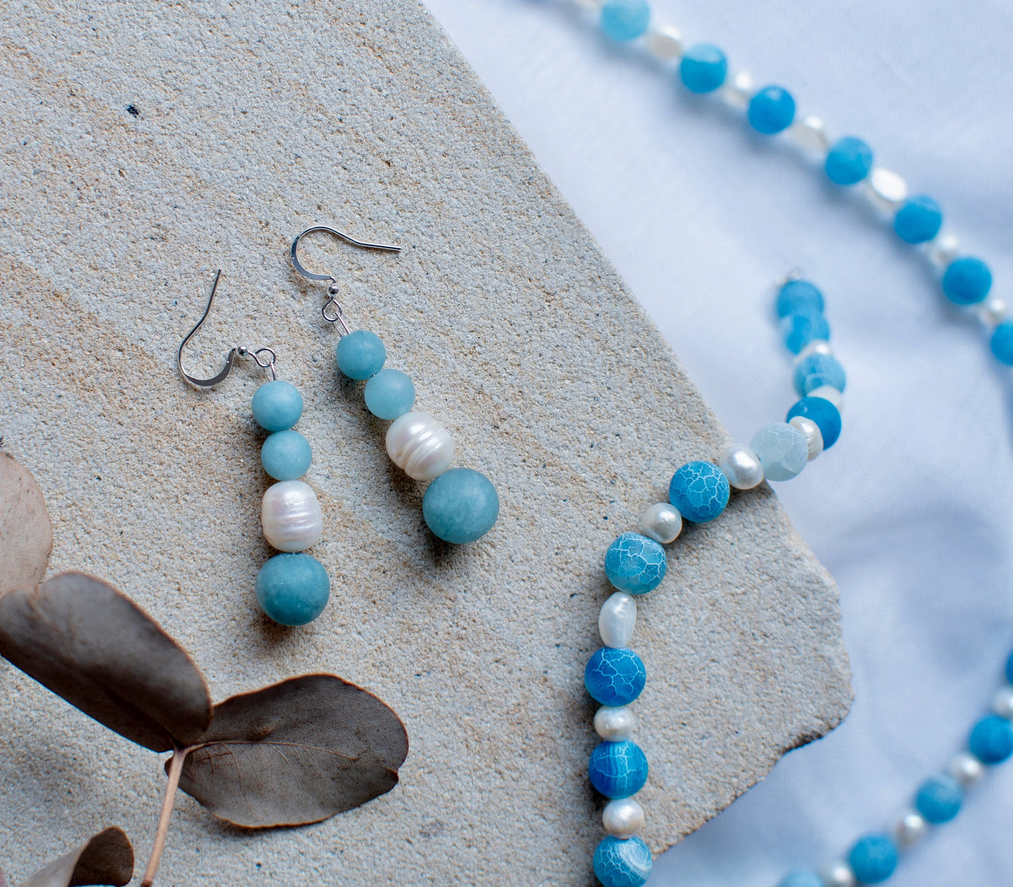 Striped Agate Beads and Freshwater Pearls Jewellery Set